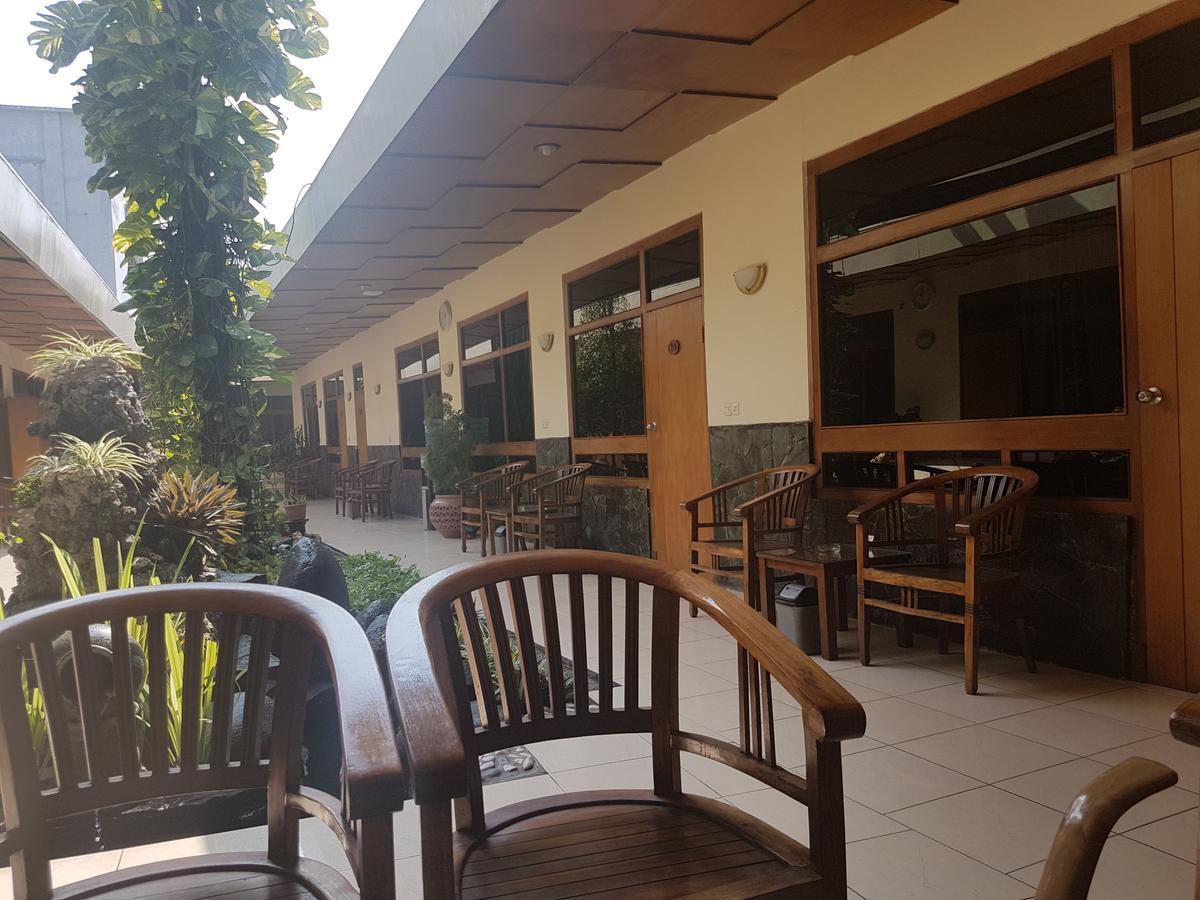 Hotel Priangan Cirebon Exterior foto